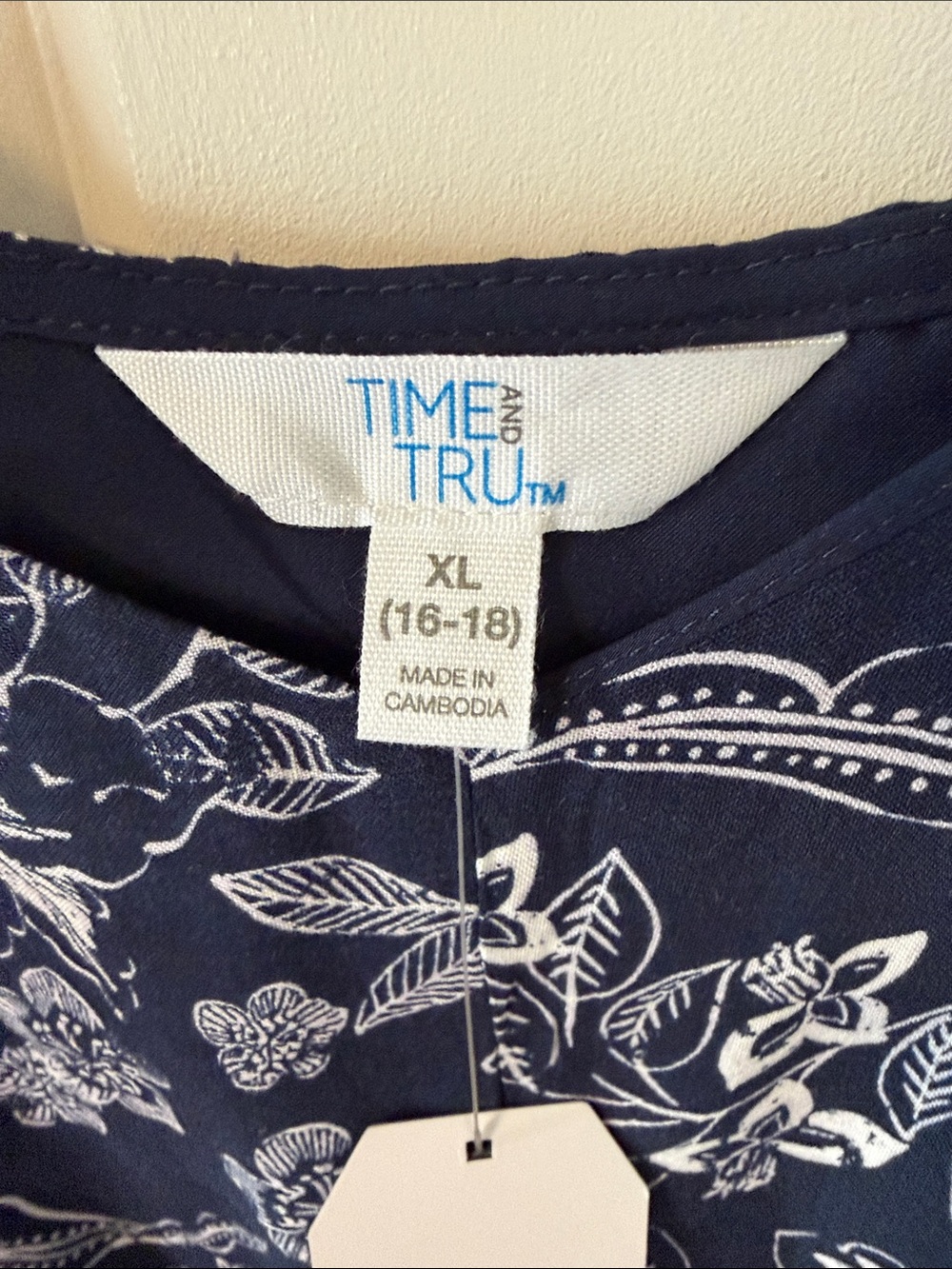 NWT Time and Tru Navy and White Floral Ruffle Sleeve Midi Dress Size XL 16-18 - Picture 3 of 8